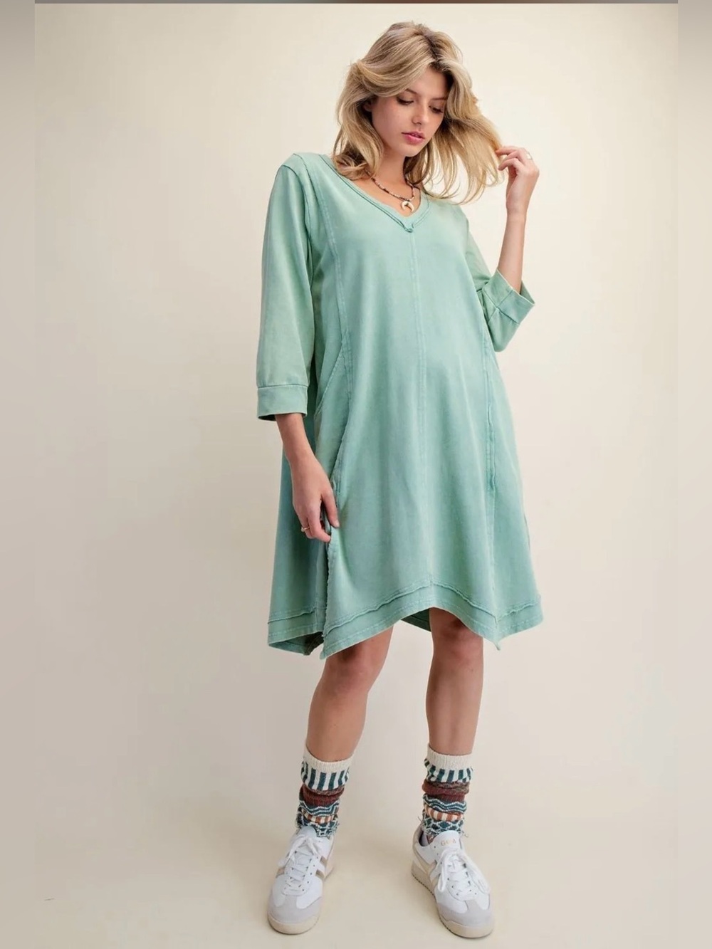 C4 🩷Easel Relaxed V-Neck Green Dress
